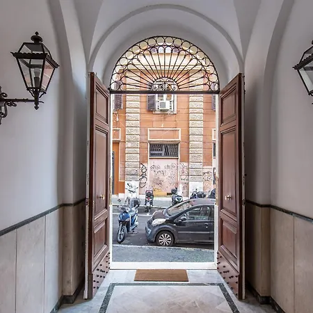 Gianicolo House *